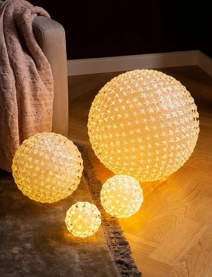 AM Design LED Dekolicht Warmweiß LED Kugel mit Sternen Weihnachtsdeko Außen