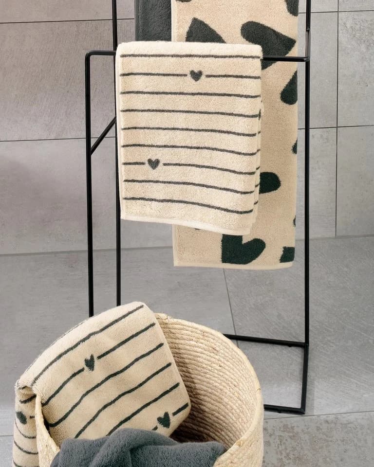 Cawö Duschtuch Heart Beats Line Frottee Schwarz 70x140 cm - Bild 4