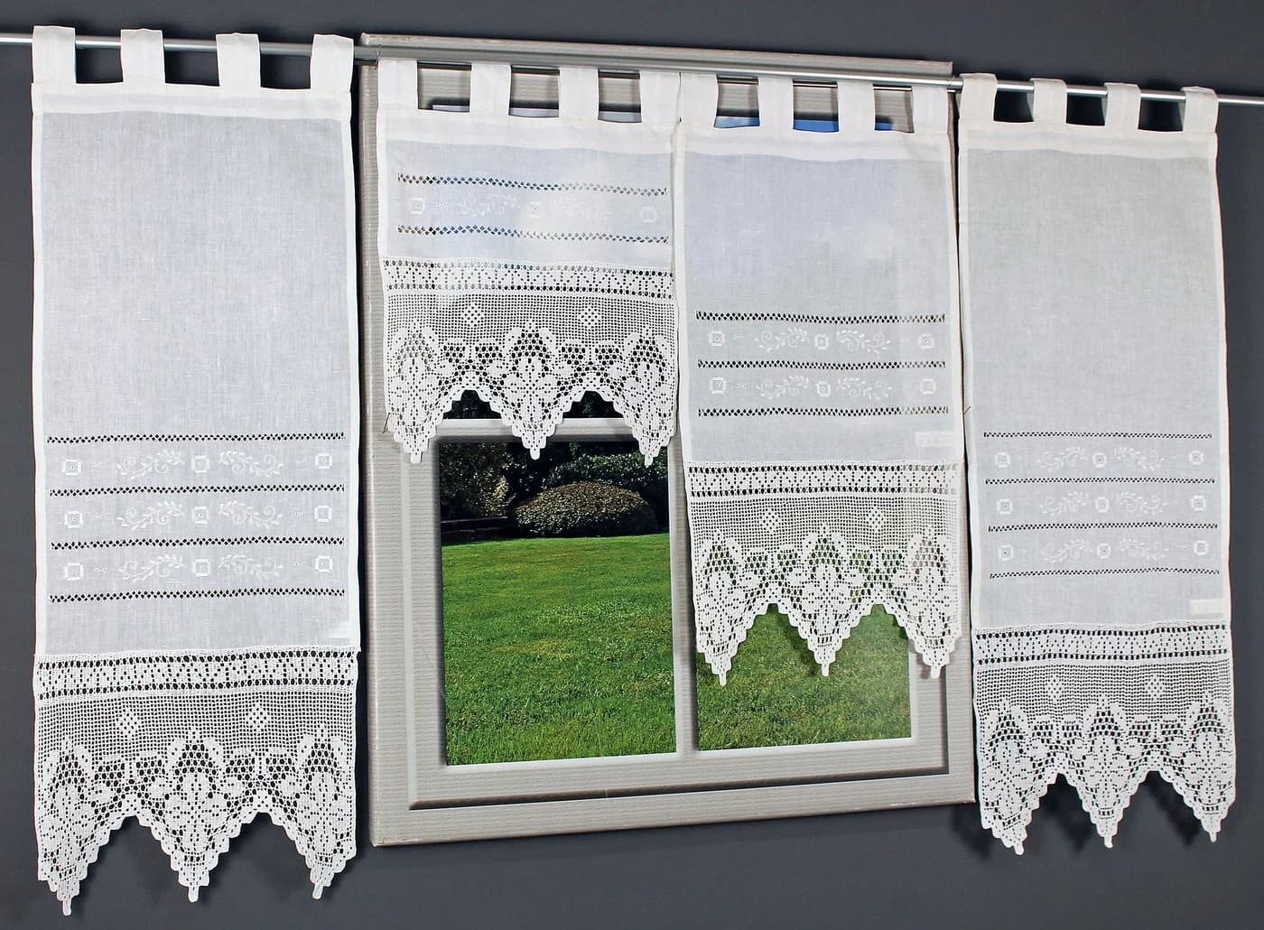HOSSNER Scheibengardine Traunsee Beige Leinen mit Stickerei