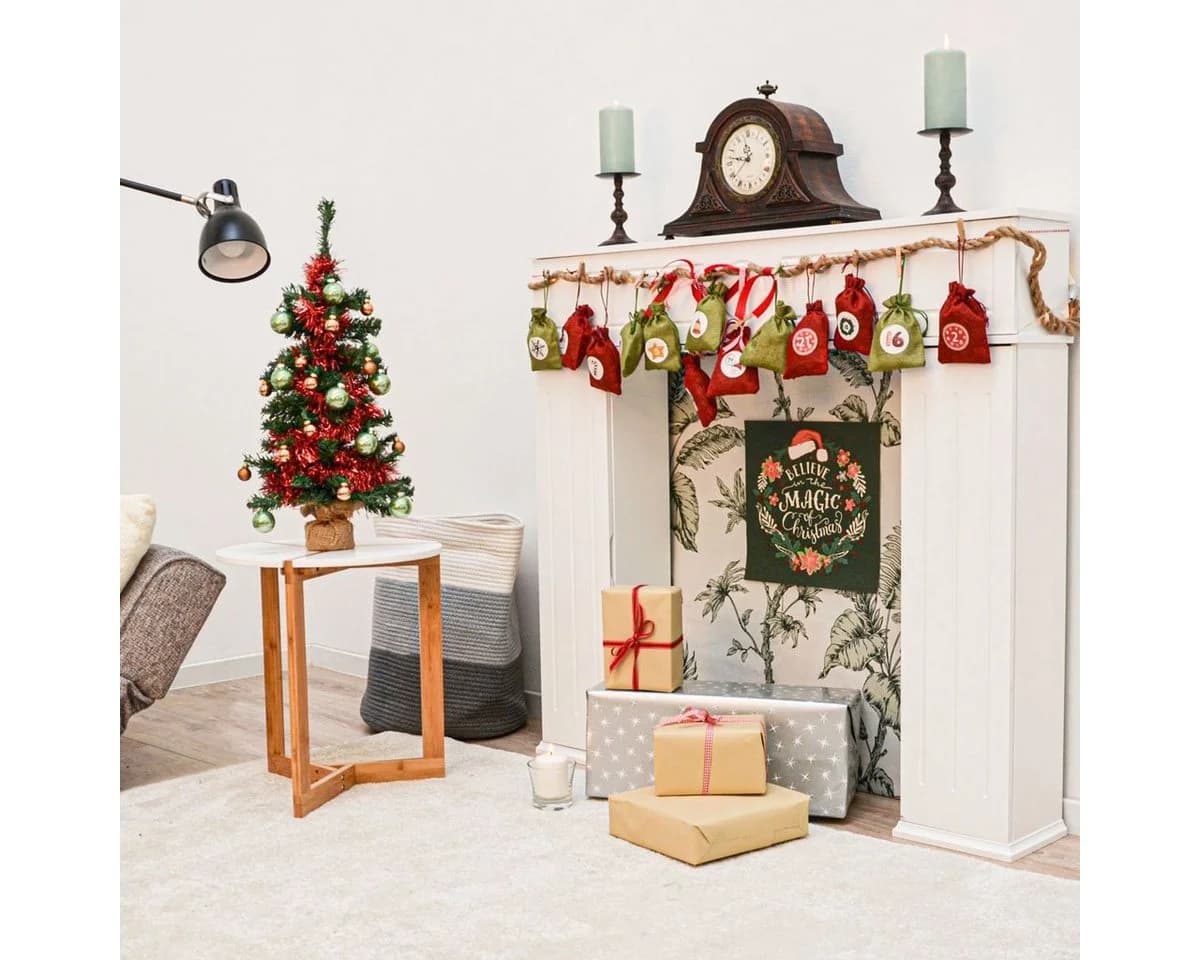 DuneDesign DIY Adventskalender Bastelset mit 24 Jutesäckchen Rot/Grün