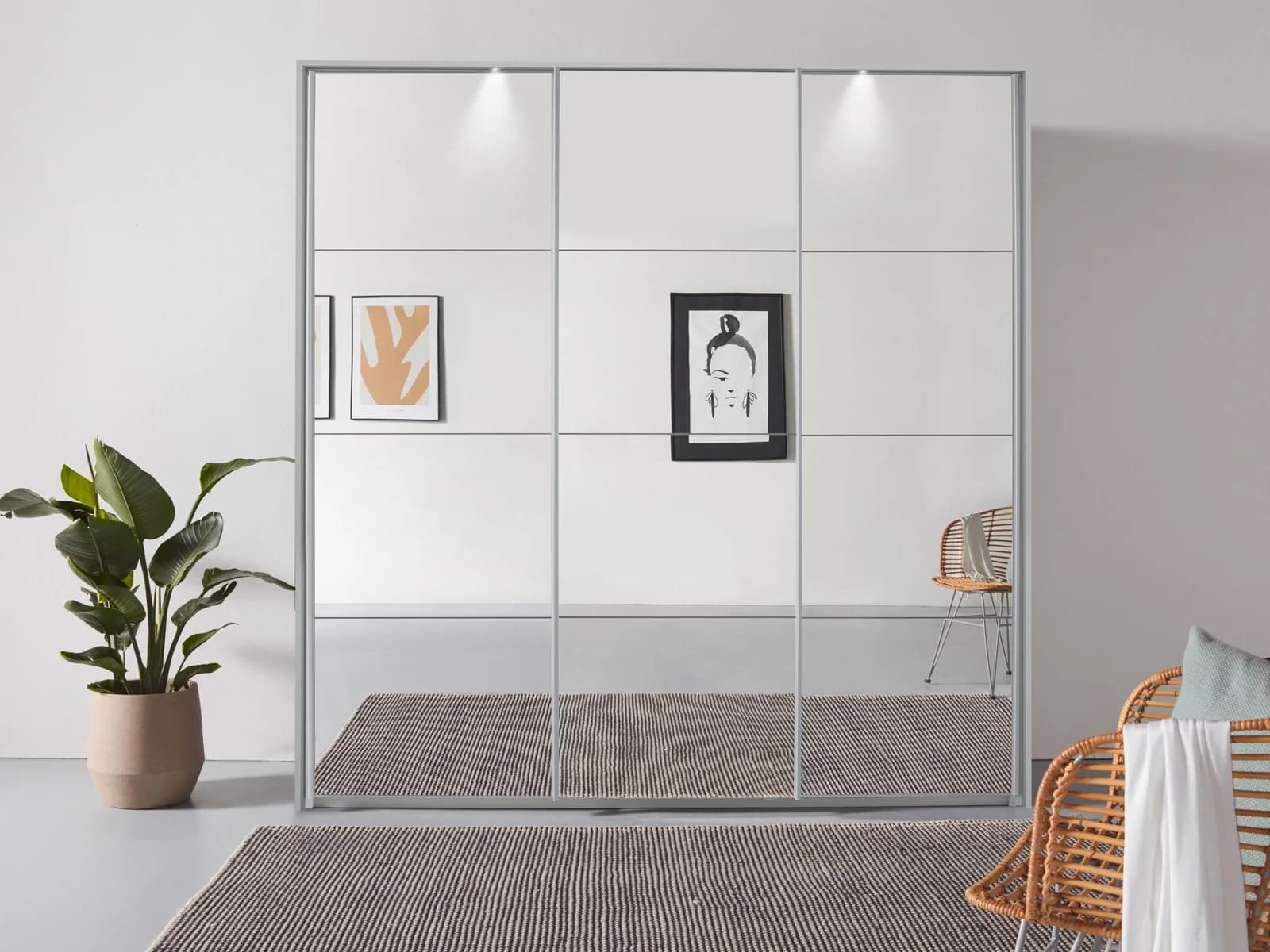 Rauch OTELI Schwebetürenschrank Seidengrau mit LED-Beleuchtung