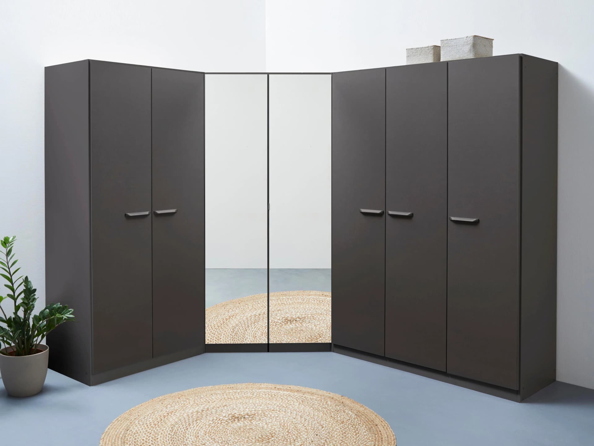 Rauch VANDOR Schrank-Set 7-türig Grau Metallgriffe