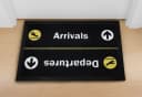 Close Up Fußmatte Arrivals/Departures Schwarz/Weiß/Gelb Bild 2