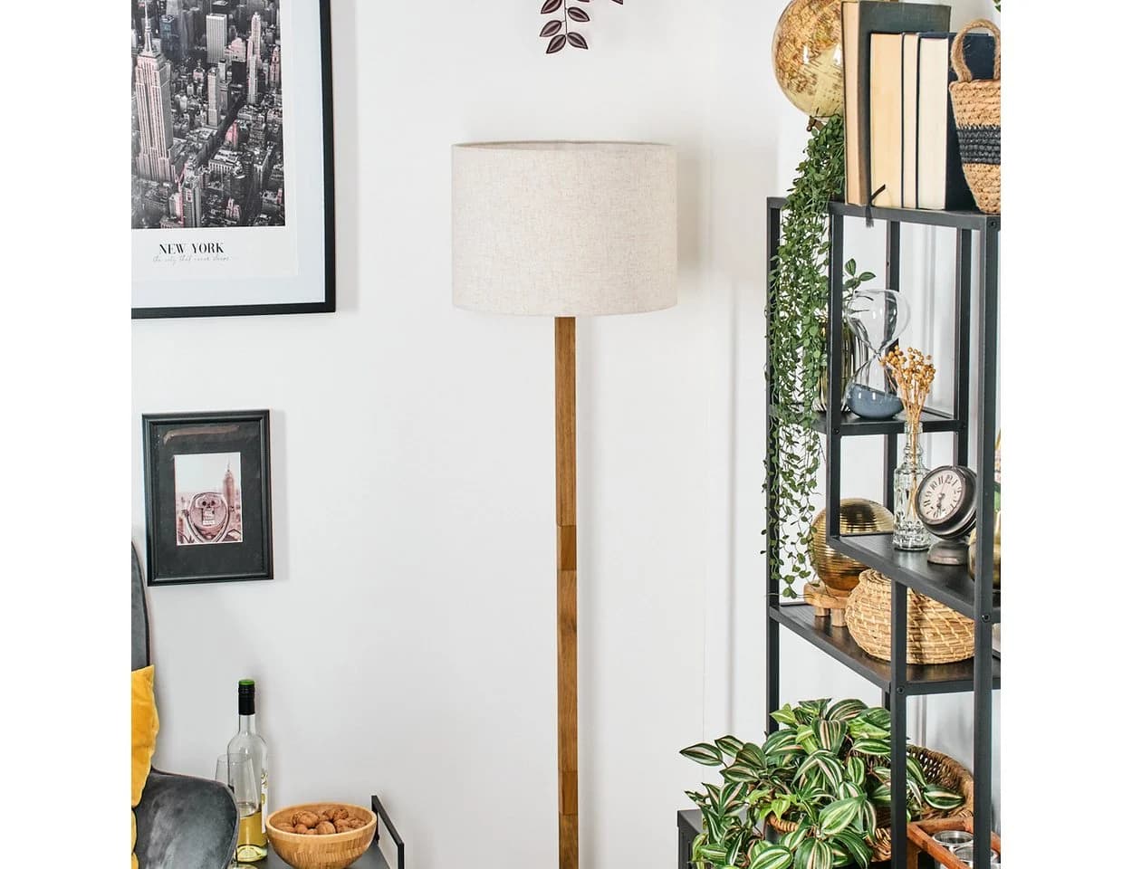 hofstein Stehlampe mit Holzfuß und Stoffschirm E27