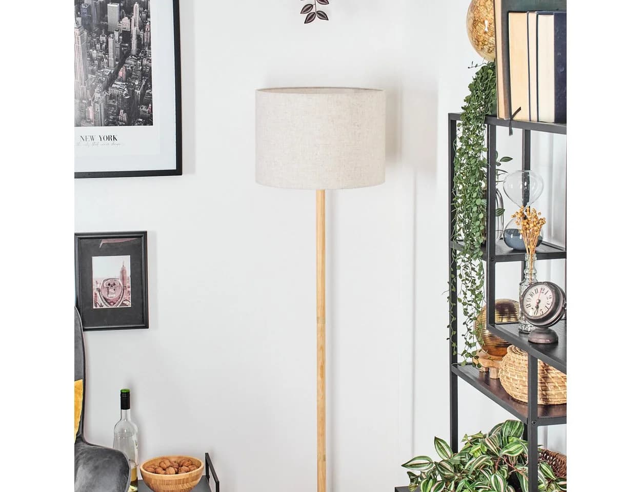 hofstein Stehlampe mit Holzfuß und Stoffschirm E27