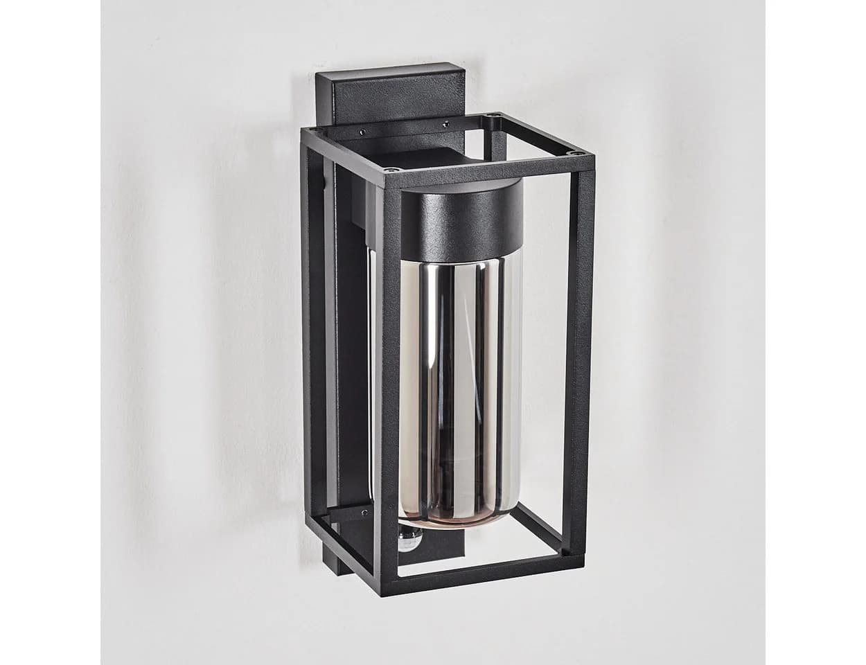 hofstein Außen-Wandleuchte Metall/Glas Schwarz/Rauchfarben Bewegungsmelder IP44