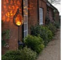 etc-shop LED Solarleuchte Warmweiß 2er Set Flammen Optik Glas Kugel Steck Strahler Bild 3