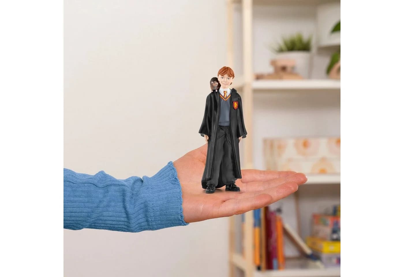 SCHLEICH Spielfigur Harry Potter Ron Weasley & Krätze bunt Made in Europe - Bild 4