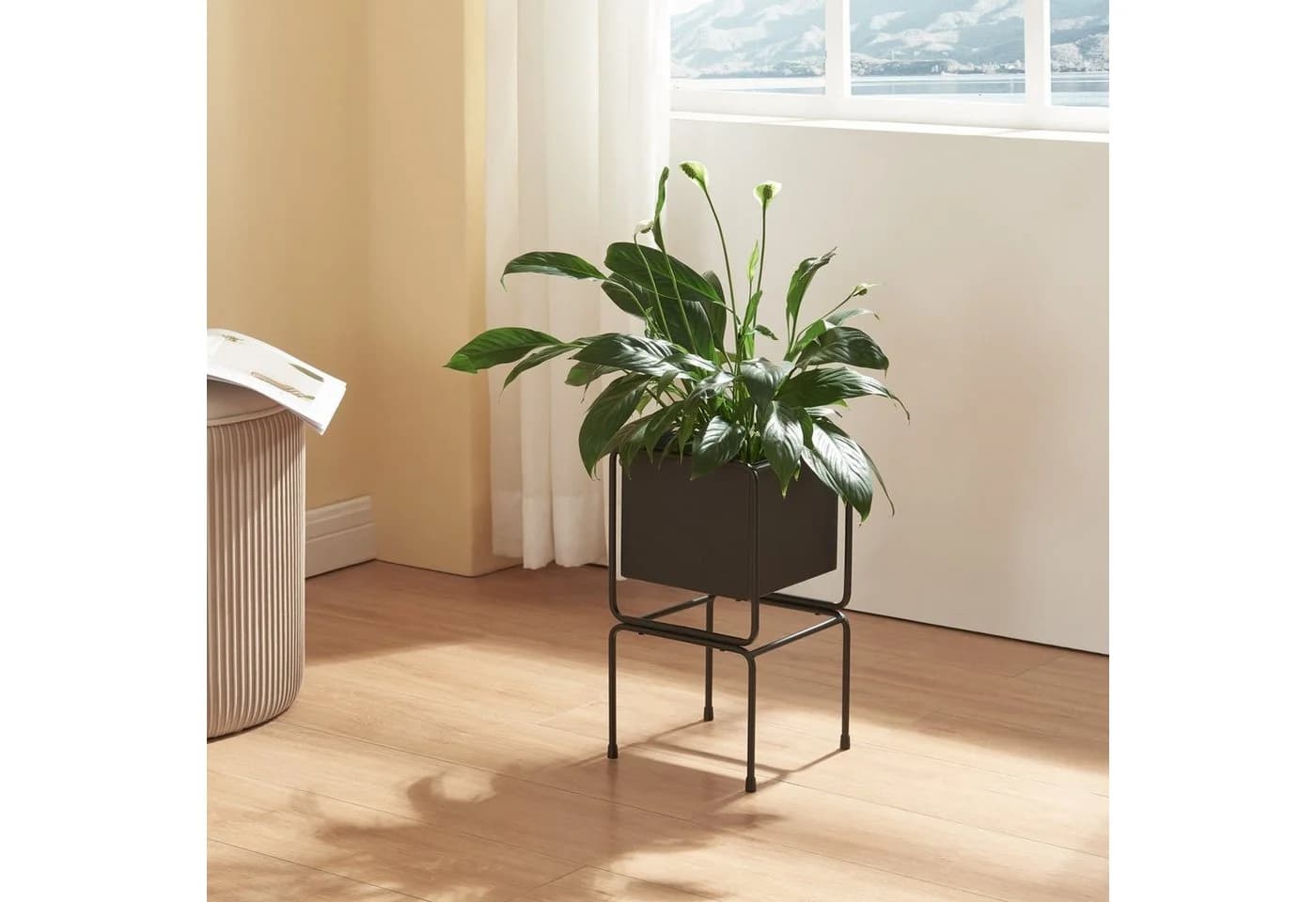 en.casa Blumenständer Sveio Schwarz Metall mit Pflanzkasten