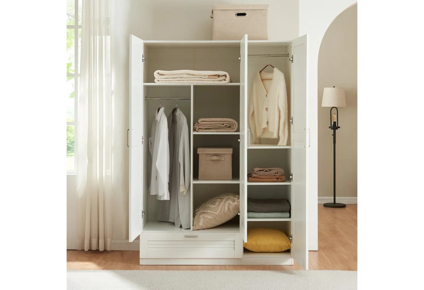 en.casa Kleiderschrank Finning Weiß 3 Türen 2 Stangen 7 Fächer