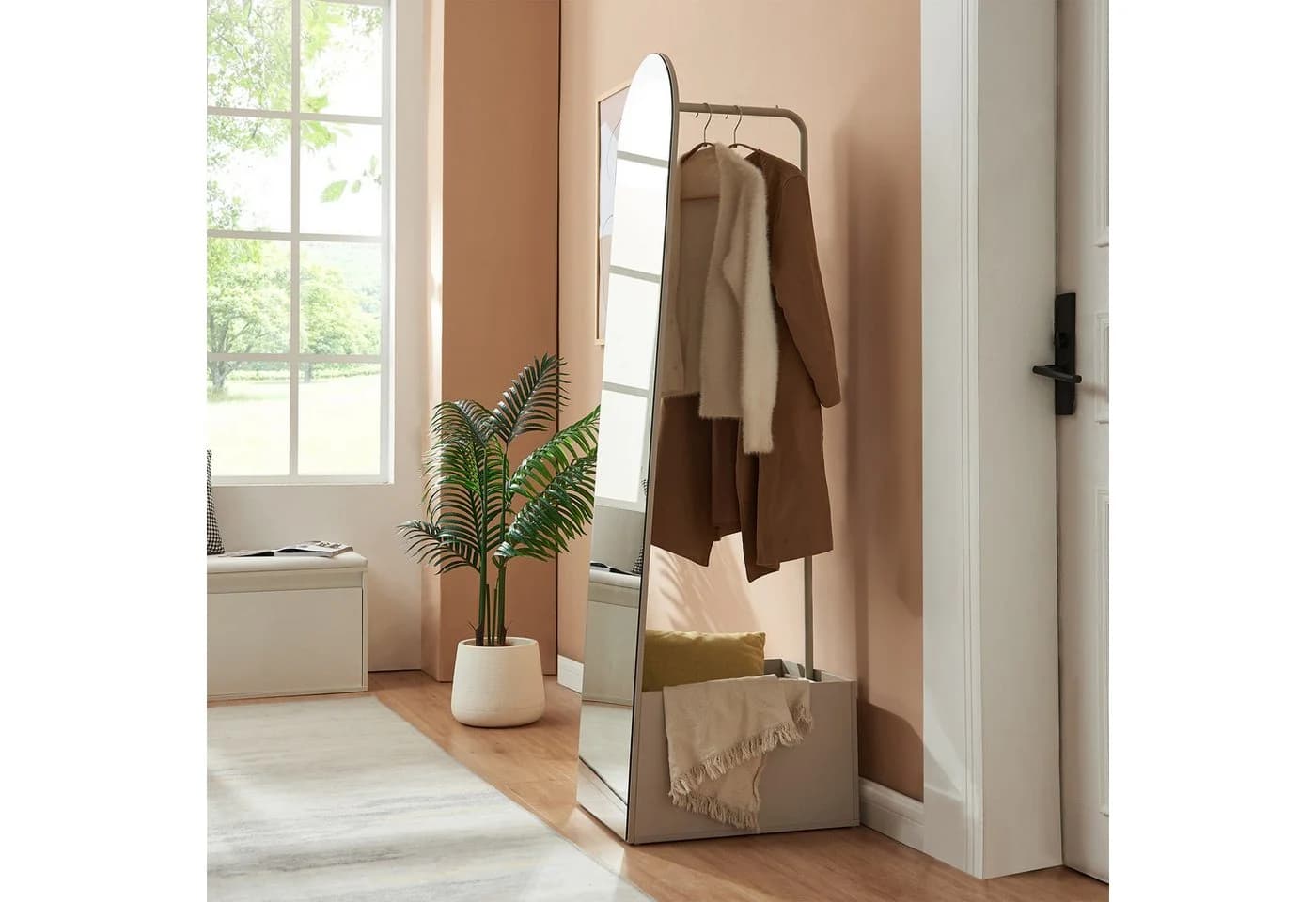 en.casa Garderobenspiegel Kuonta mit Staufach und Kleiderstange Beige