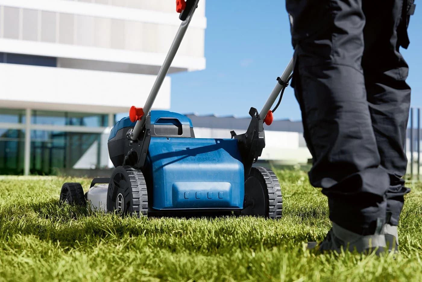 Bosch Professional Akkurasenmäher GRA 18V2-46, 46 cm Schnittbreite, ohne Akku - Bild 4