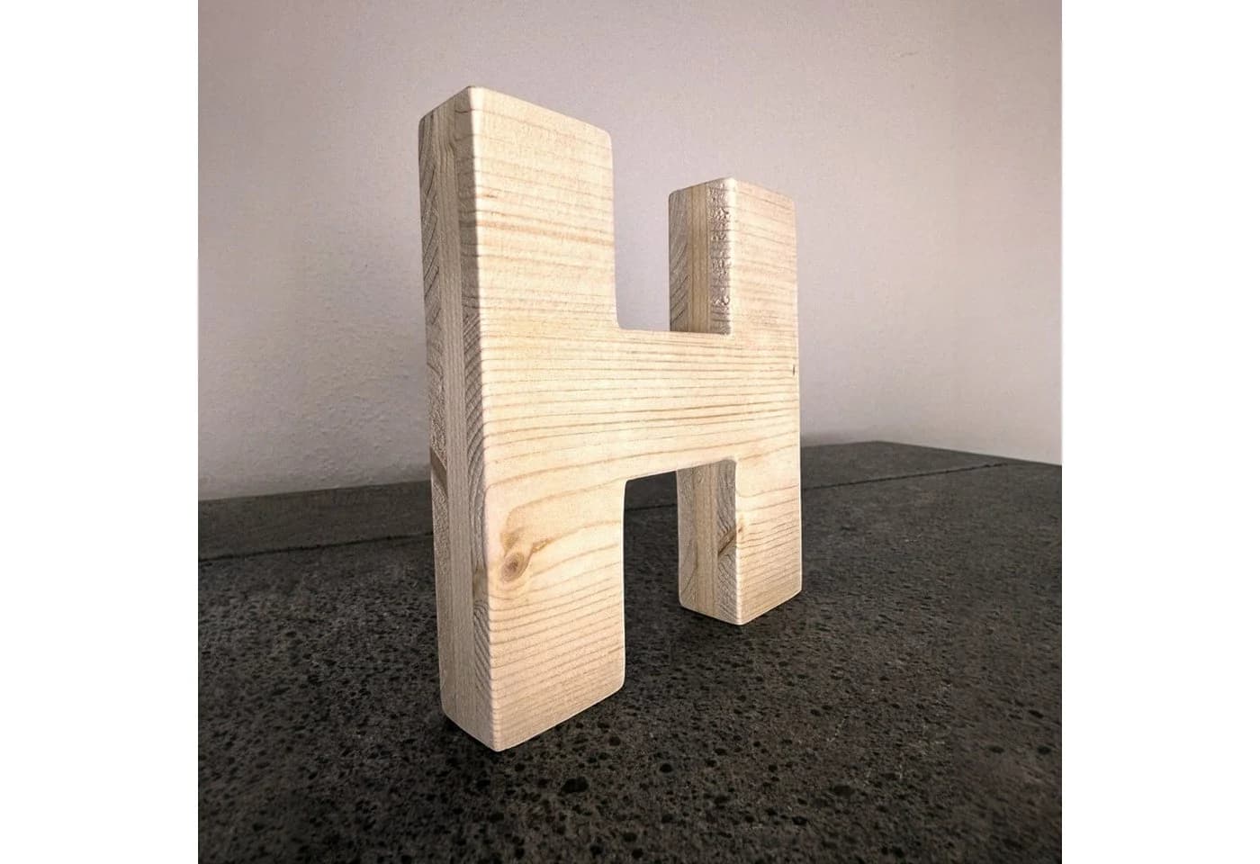 Zayno Deko-Buchstaben Holzbuchstabe "H" aus massivem Fichtenholz