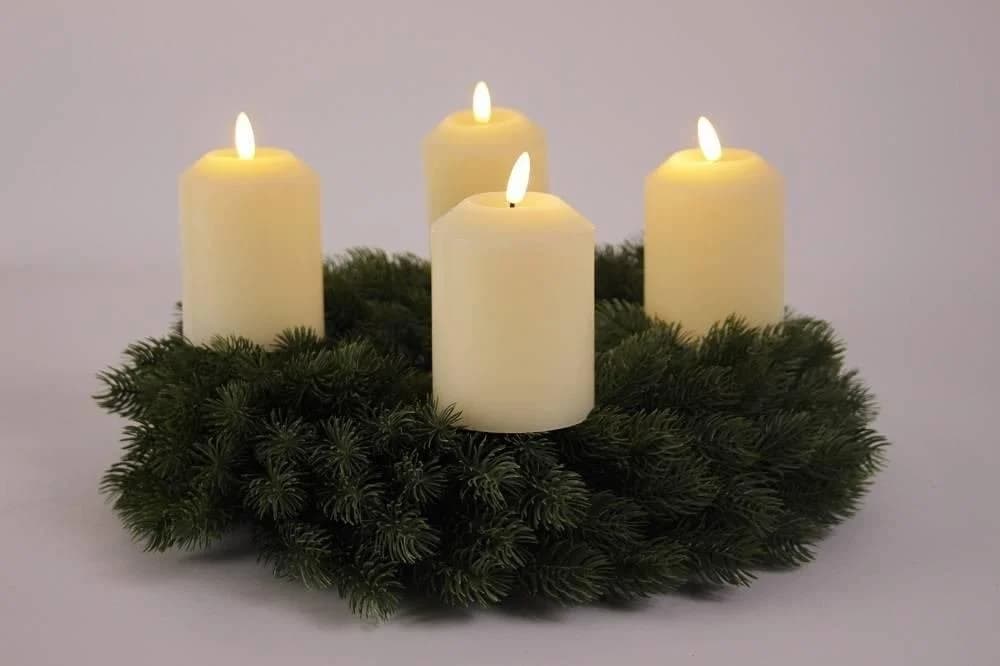 FHS LED-Echtwachskerzen Set 4er Creme mit Timer & Fernbedienung