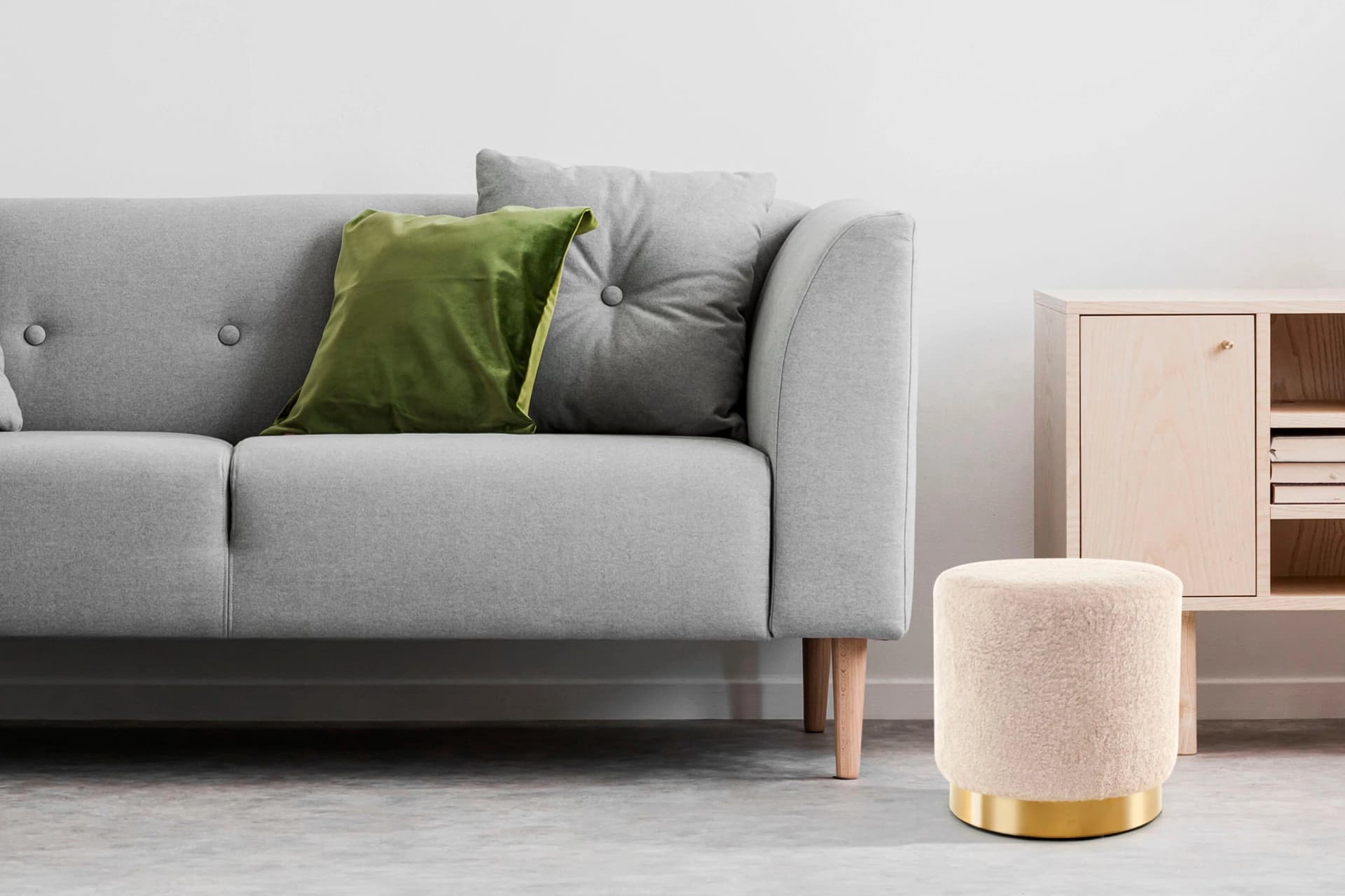 Stilvoller Sitzhocker in Elfenbein und Gold