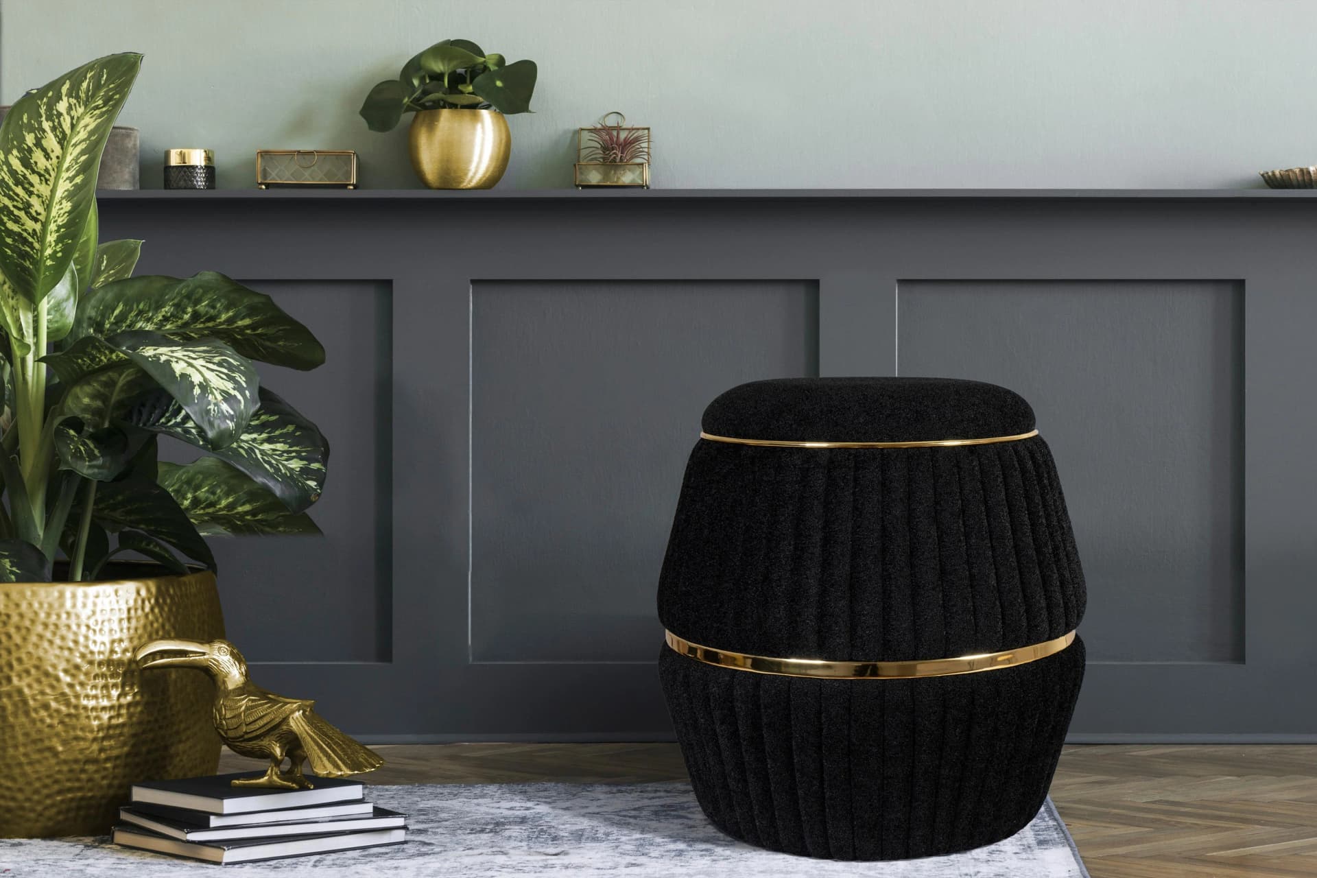 Trendiger Sitzhocker in Schwarz und Gold