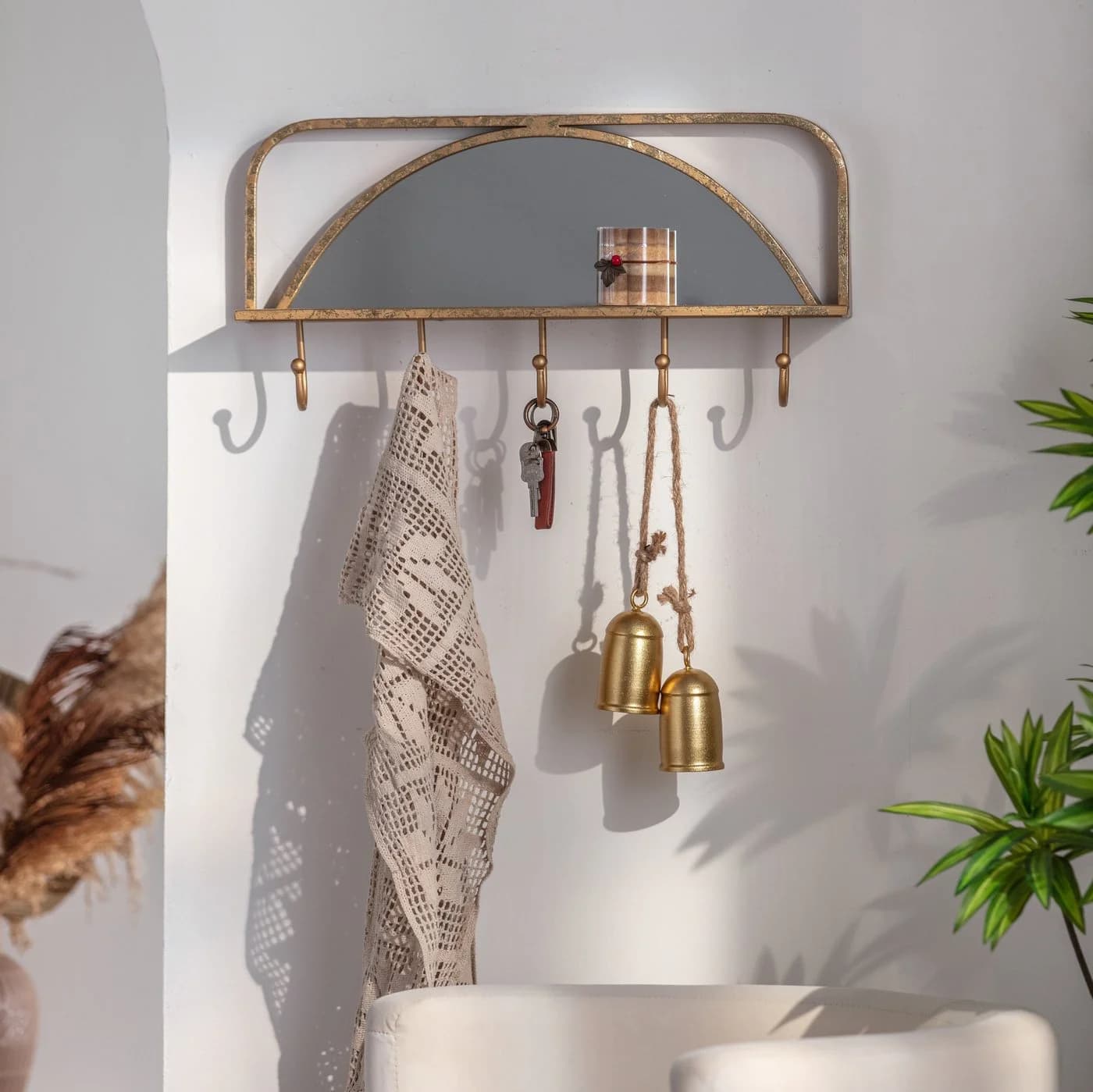 K&L Wall Art Wandspiegel Metall Wandregal Antik Goldoptik Garderobe mit 5 Haken