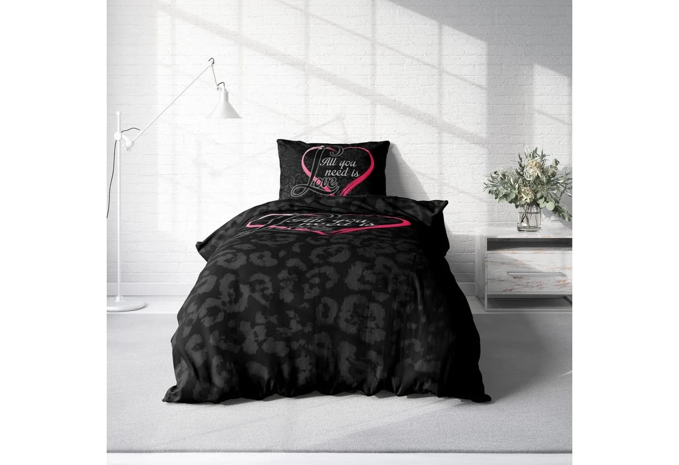 One Home Bettwäsche Schriftzug Leopardenfell Love Herzen Mikrofaser