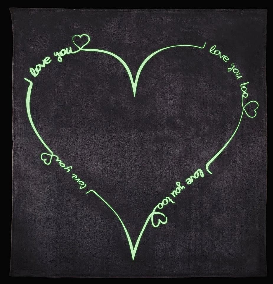 One Home Wohndecke Love you Glow in the Dark Kuscheldecke flauschig warm