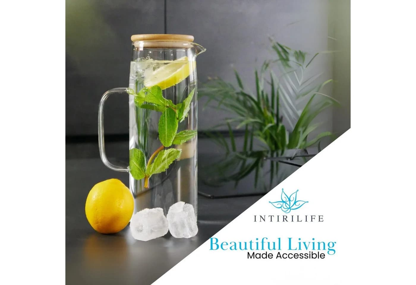 Intirilife Karaffe 1,3l aus Borosilikatglas mit Bambusdeckel