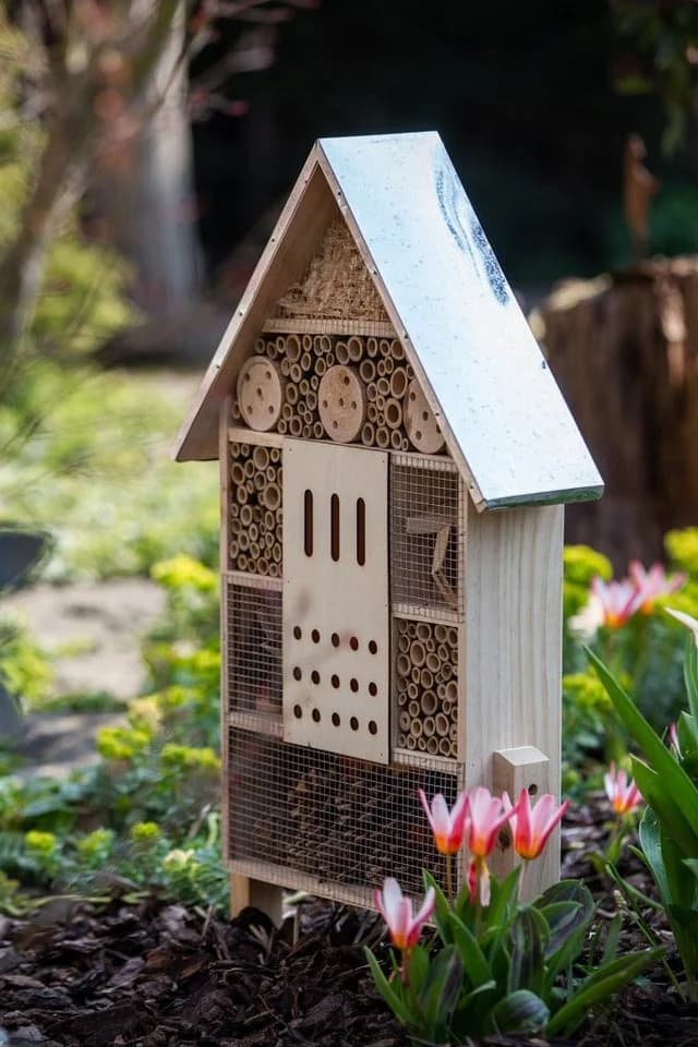 Cult at Home Insektenhotel XXL stehend braun Kiefernholz
