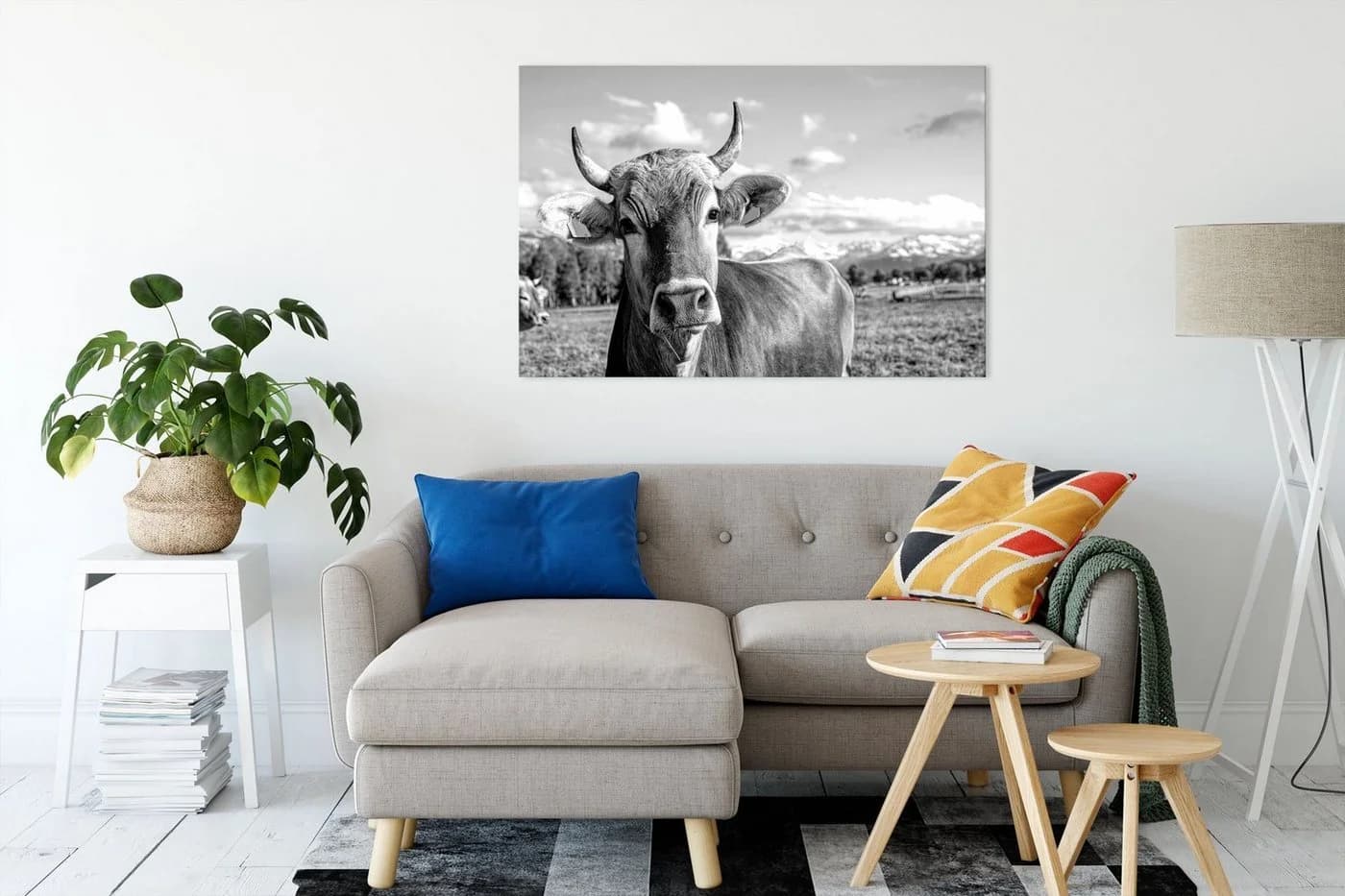 Pixxprint Leinwandbild Neugierige Kuh Allgäu Monochrome