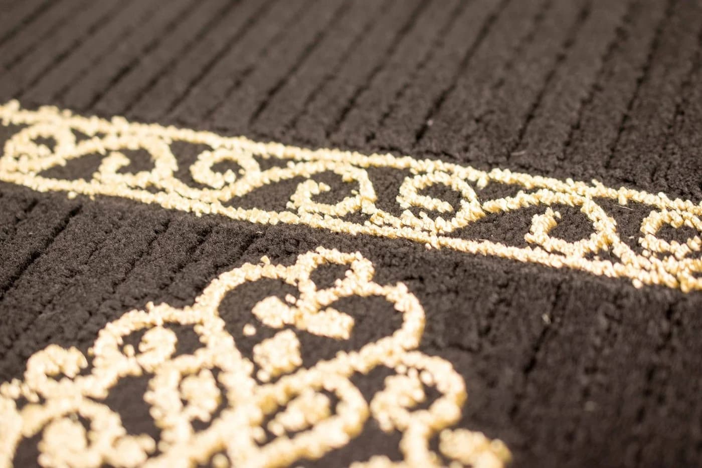 Carpetia Teppich Wohnzimmer Kurzflor Ornamente Schwarz Gold - Bild 5