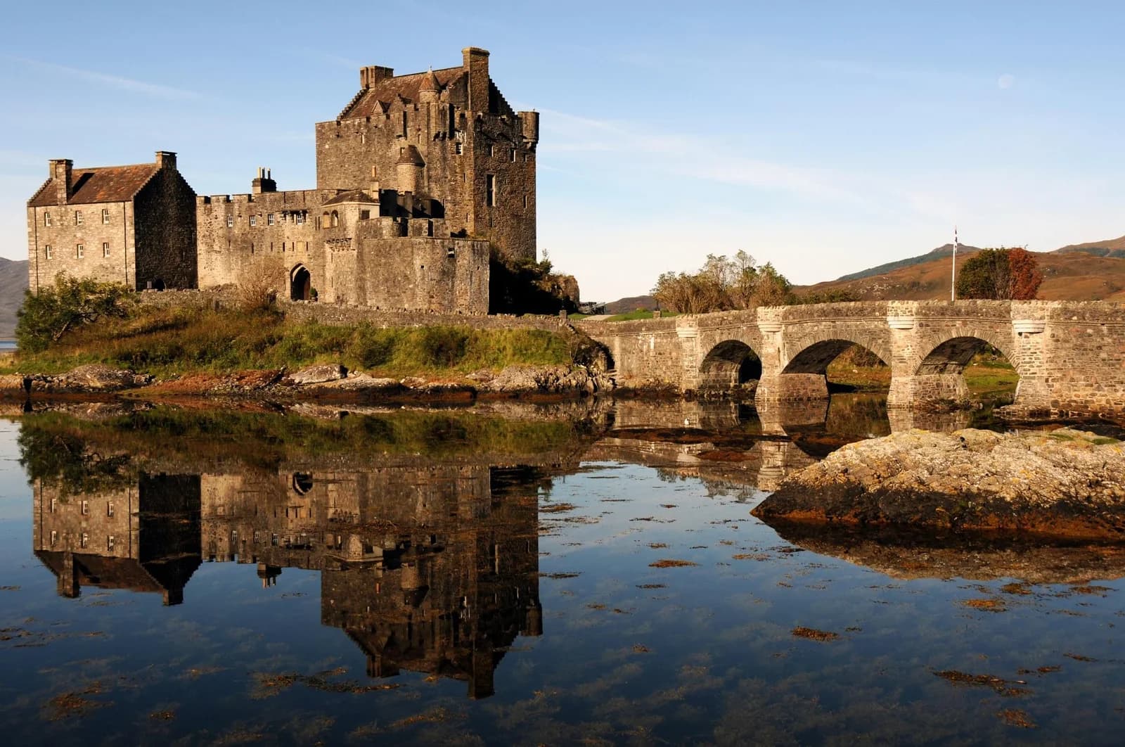 PAPERMOON Fototapete Eilean Donan Schloss Schottland Vlies