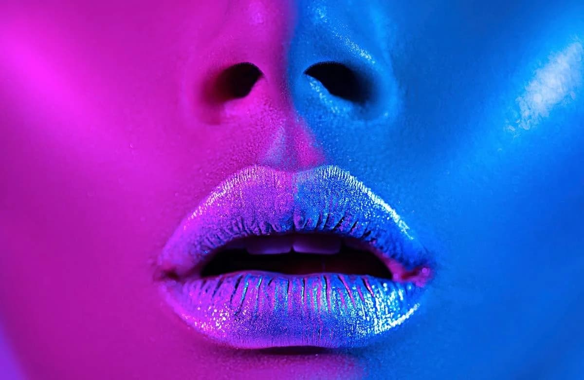 Fototapete PAPERMOON Silberne Lippen - Sexy Art Design Abstrakt
