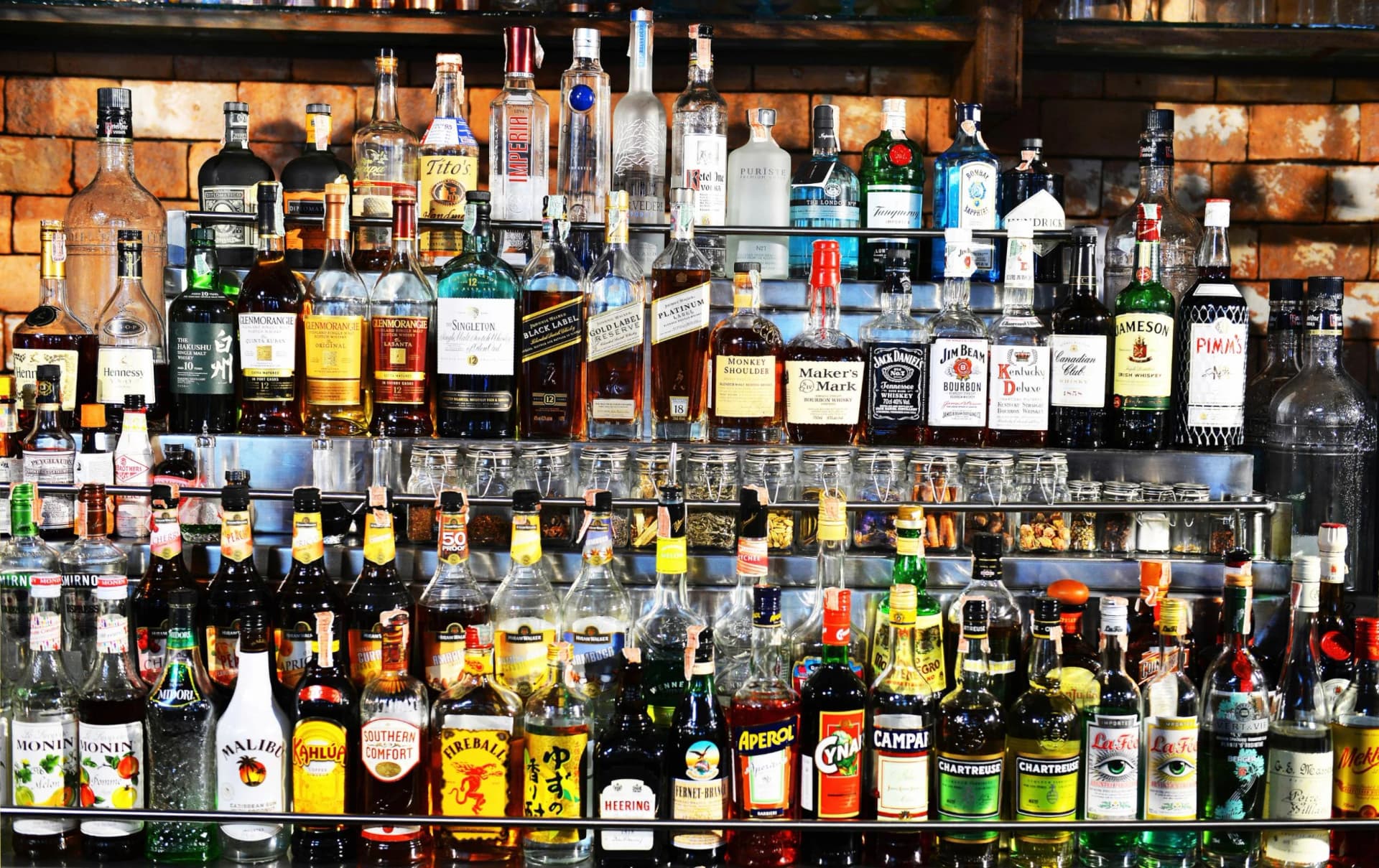 Fototapete PAPERMOON BAR REGAL WHISKEY COGNAC - Vliestapete 500x280cm