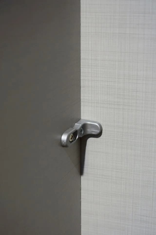 WIMEX Modena Kleiderschrank Grau Schwarz Drehtüren - Bild 2