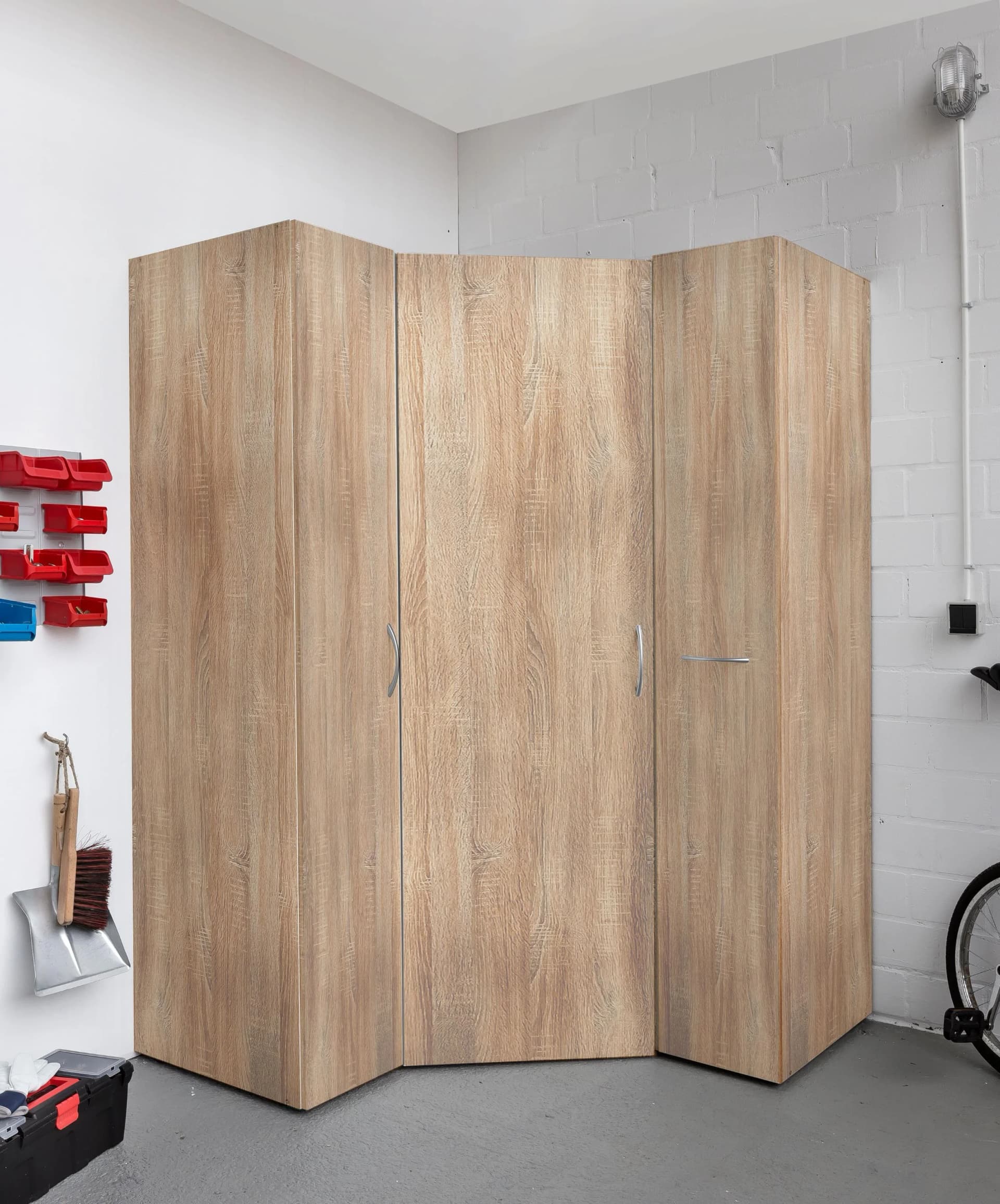 Mehrzweckschrank-Set aus Spanplatte, Metall und Kunststoff