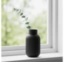 BOLTZE Tischvase Nordika Glas schwarz rund Bild 1