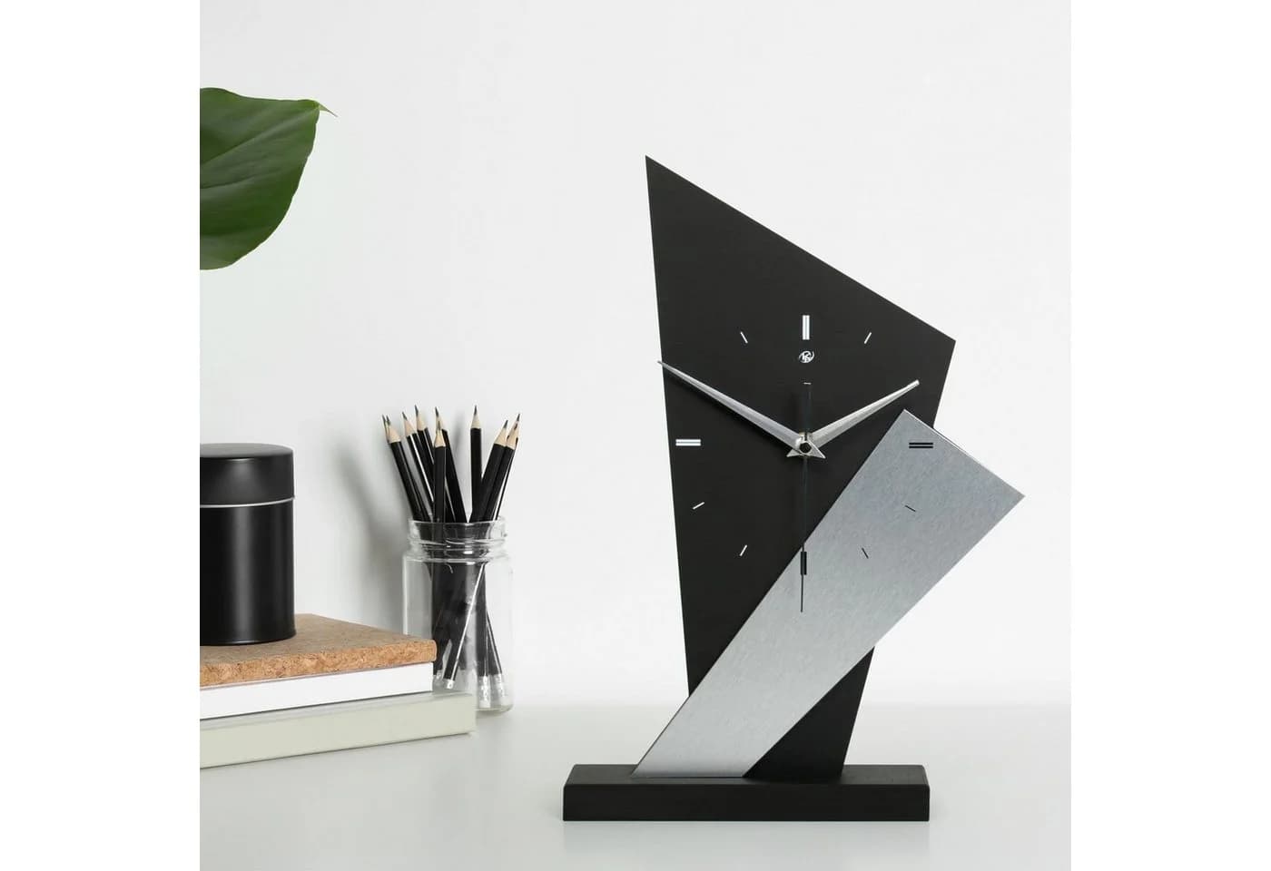 Kreative Feder Standuhr Designer-Standuhr „Square“ aus Holz - Schwarze Tischuhr ohne Ticken - Bild 5