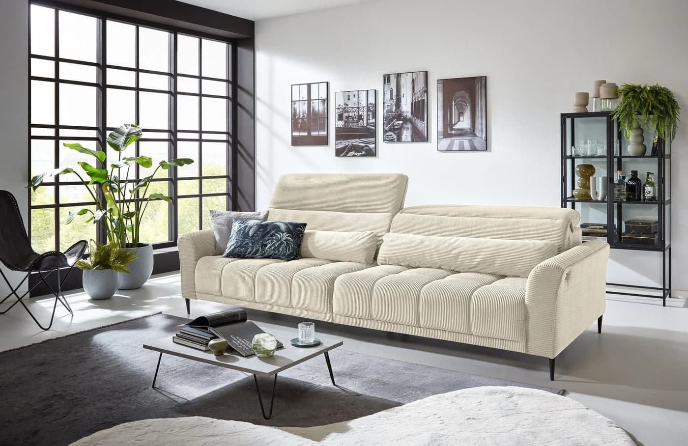 Iwaniccy Big-Sofa 2x elektr. Verstellung, 2 Kissen, Cord beige