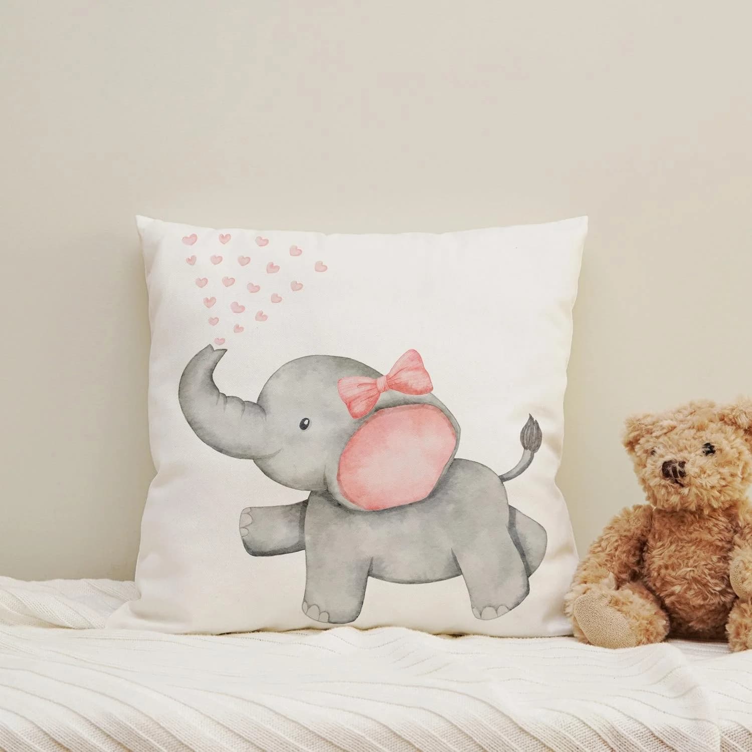QUEENCE Dekokissen Rosa Elefantenbaby Grau Micro-Velour