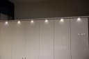 OTTO HOME Piano Drehtürenschrank Beige Hochglanz mit LED-Beleuchtung Bild 5