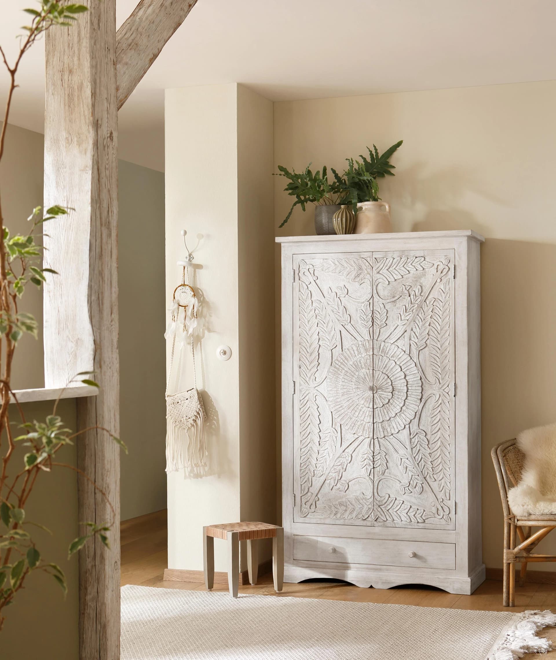 OTTO HOME Landor Kleiderschrank Massivholz Beige