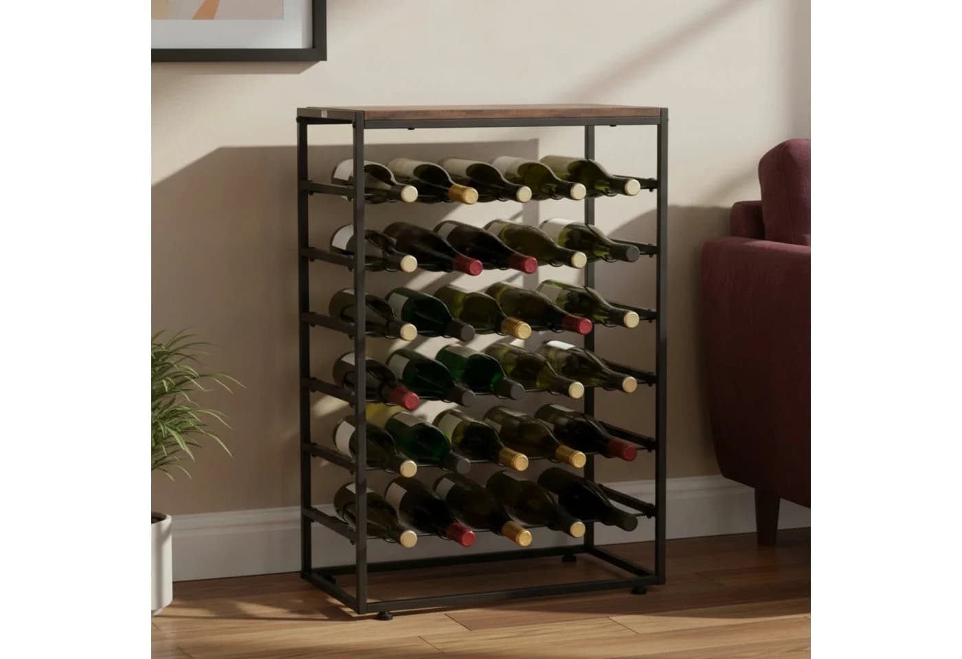 Klassisches Weinregal aus Holz