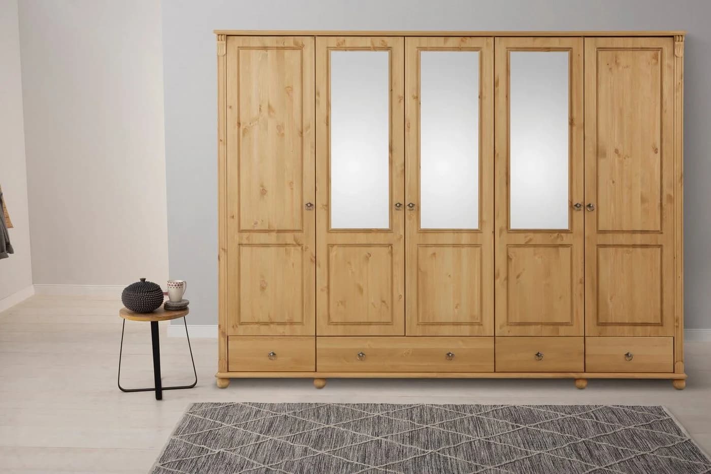 OTTO HOME Kleiderschrank Tessin Massivholz Kiefer Beige mit Spiegel - Bild 2