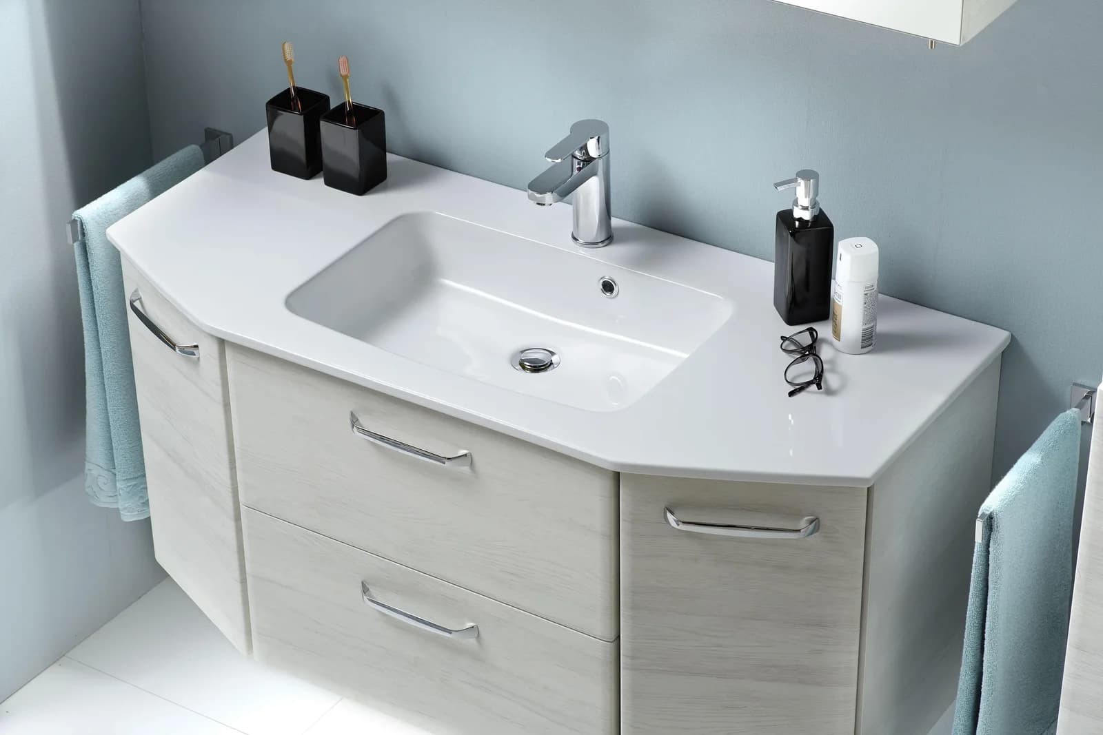Waschtisch SAPHIR Quickset mit Keramikwaschbecken Eiche Weiß
