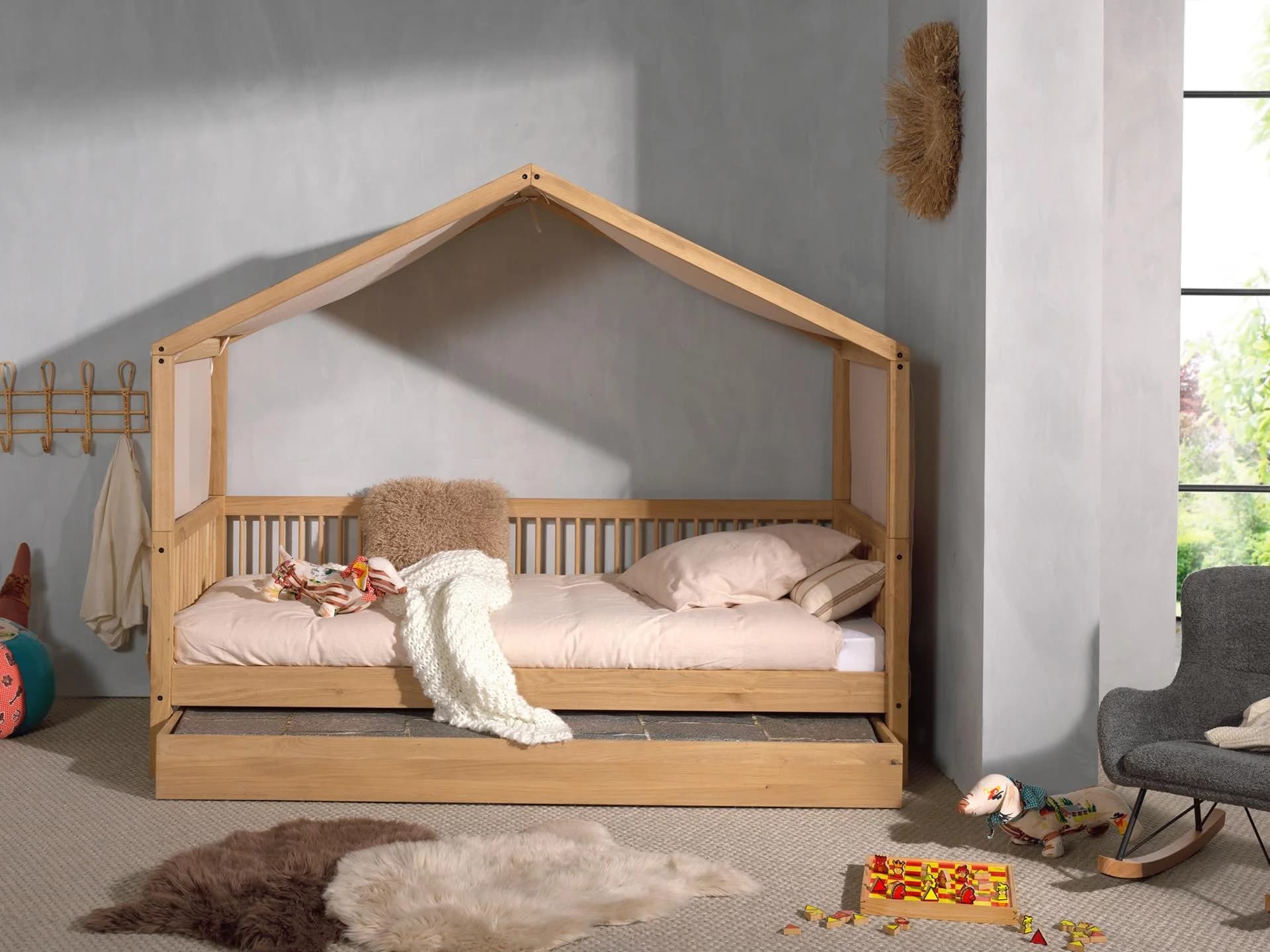 Home Affaire Hausbett Eiche massiv geölt mit Dach und Bettschublade