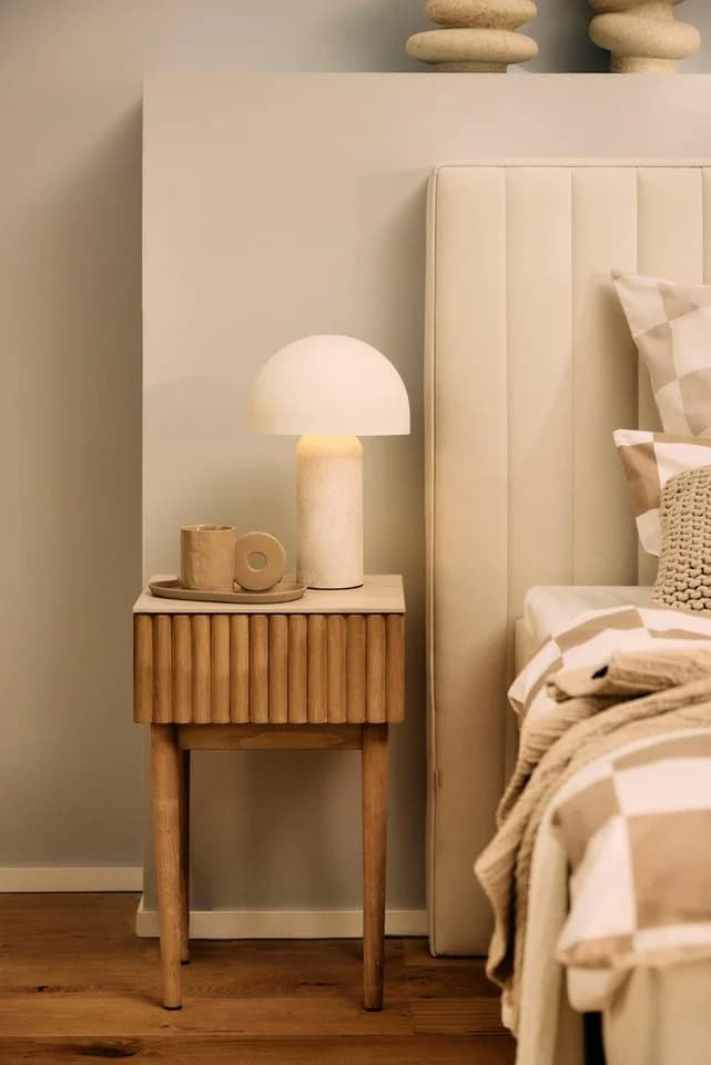 Nachttisch Solva von homsy by Ana Johnson mit geriffelter Front