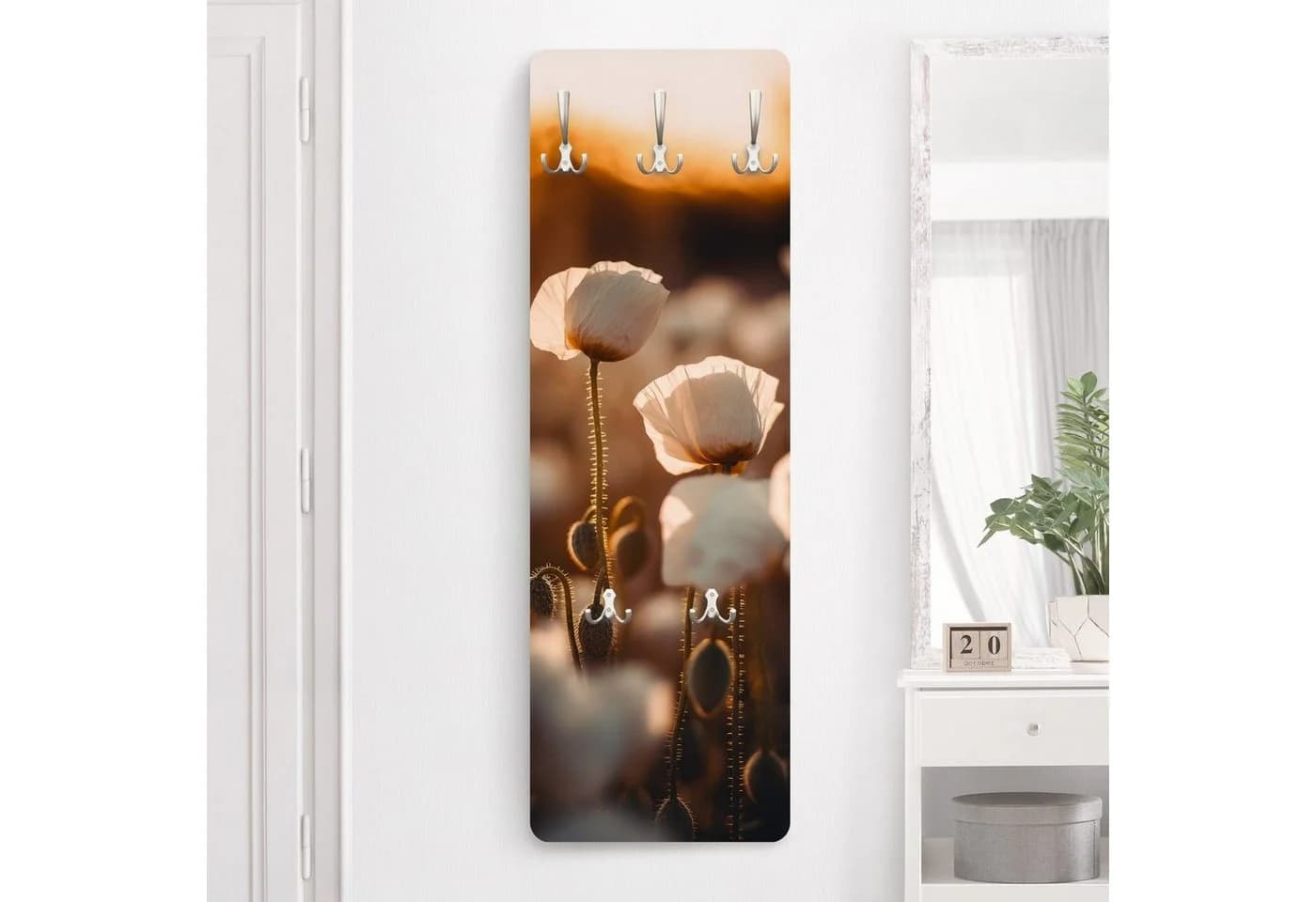 Bilderdepot24 Garderobenpaneel Beige Weiß Mohnblüten Design