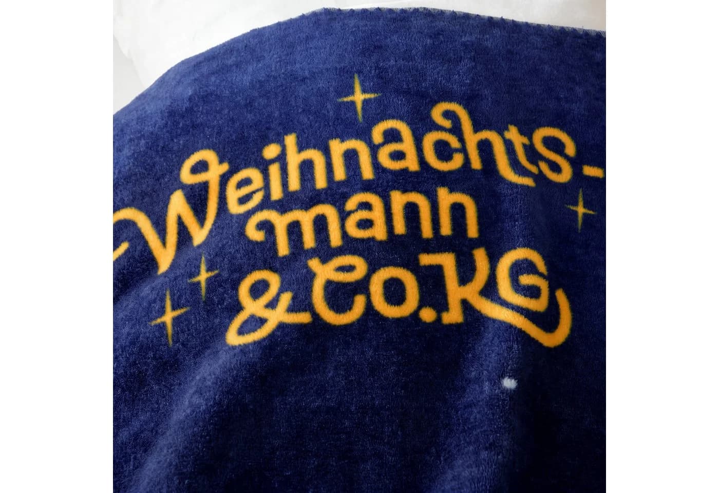 Weihnachtsmann & Co. KG Kuscheldecke 'Nordpol Helden' Blau Polyester - Bild 5