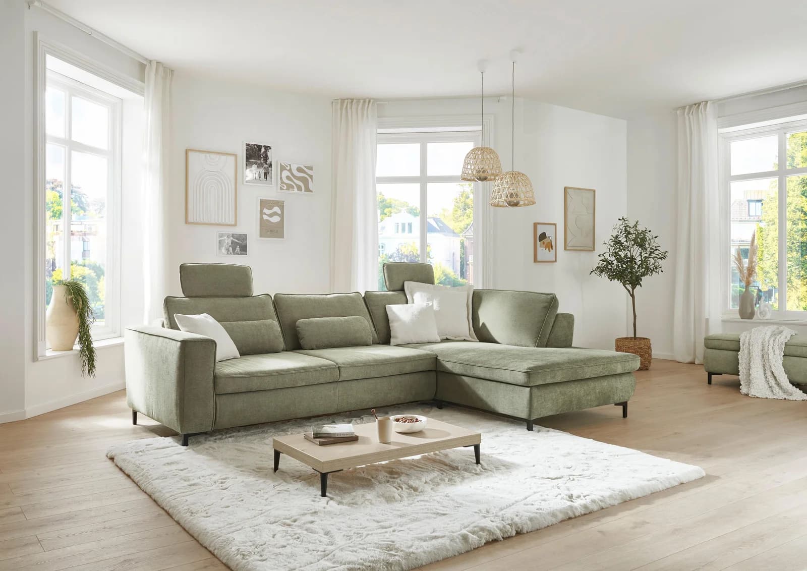 DIE PLANBAR Ecksofa L-Form mit Schlaffunktion und Kopfstützen Grün