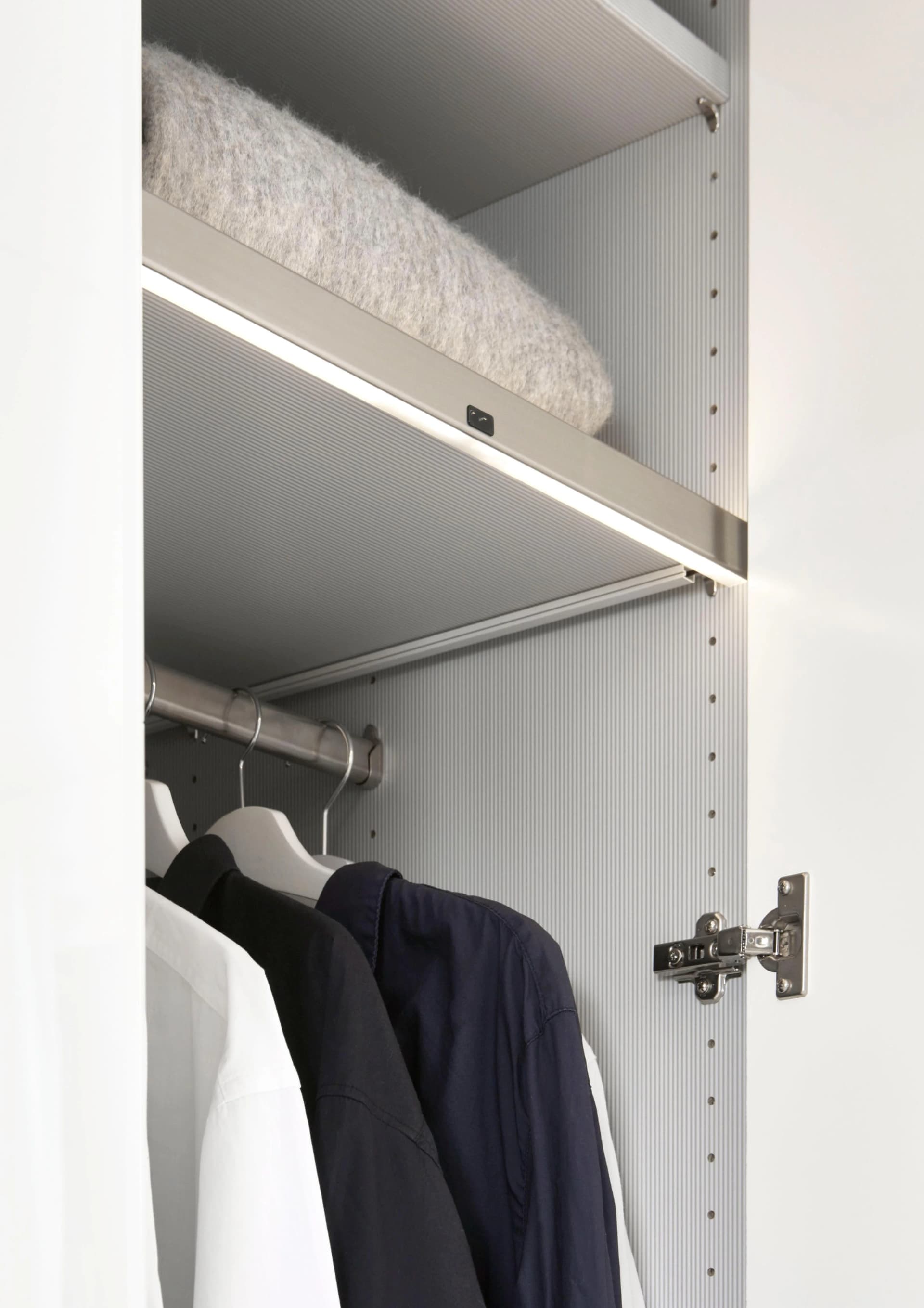 LED Unterbauleuchte WIEMANN Split Silber LED-Lichtblende