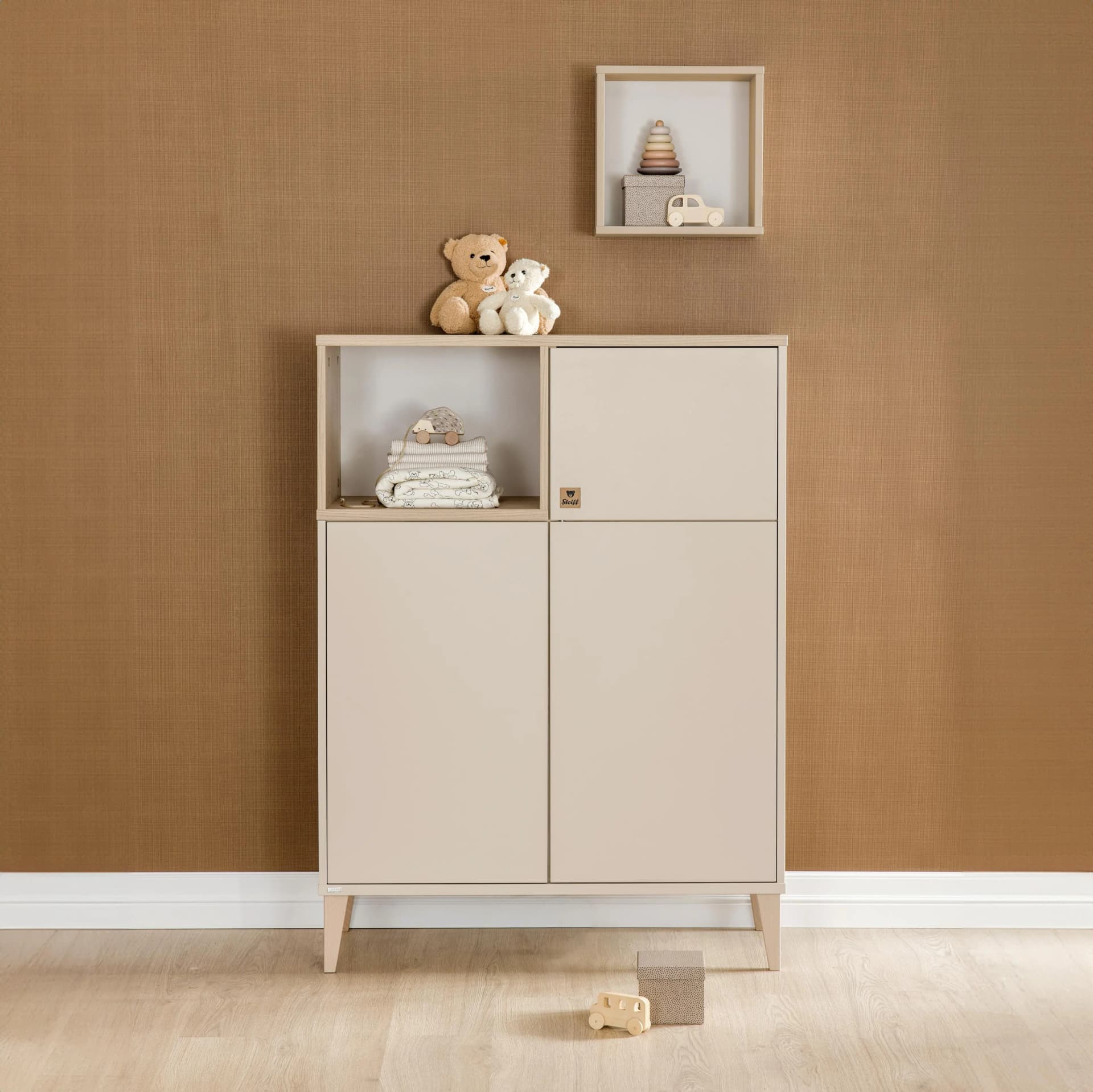 PAIDI Highboard Mila & Ben Steiff Beige Push-to-open mit Massivholz-Füßen