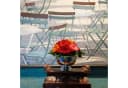 ROSEMARIE SCHULZ Heidelberg Blumengesteck 11 Infinity Rosen in Nickelvase Bild 1