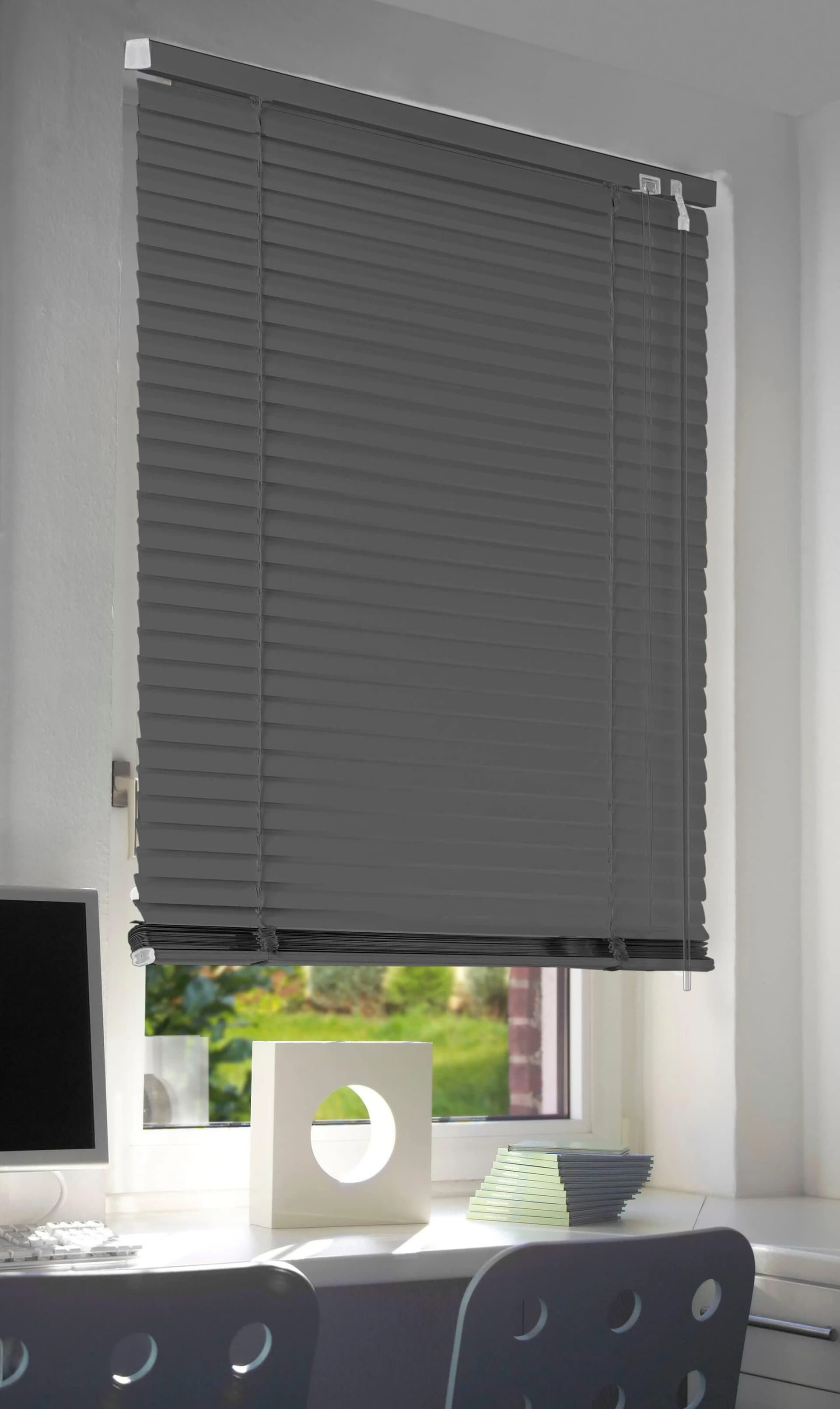 KUTTI Jalousie 'Sammy' Aluminium freihängend grau